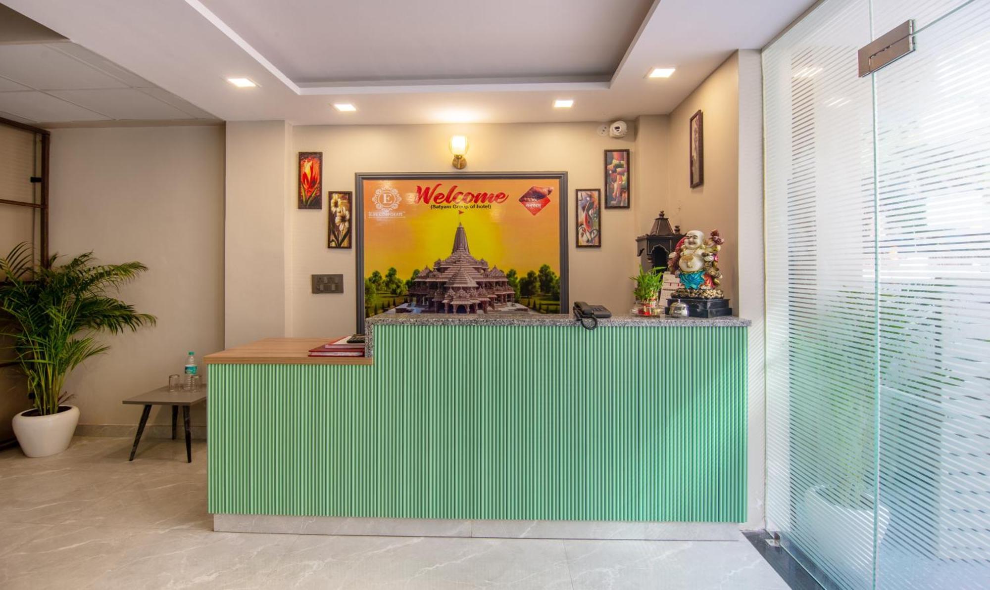 Отель Treebo Elite Corporate, Sector 62 Нойда Экстерьер фото